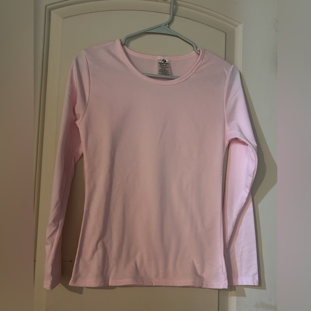 long sleeve  and jogger  pajamas. for both the top and bottom 
Size medium